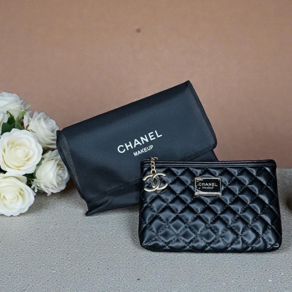 Chanel Makeup Black quilted cosmetic pouch - Picture 3 of 9